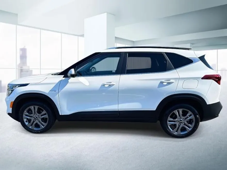 2021 Kia Seltos S photo 1