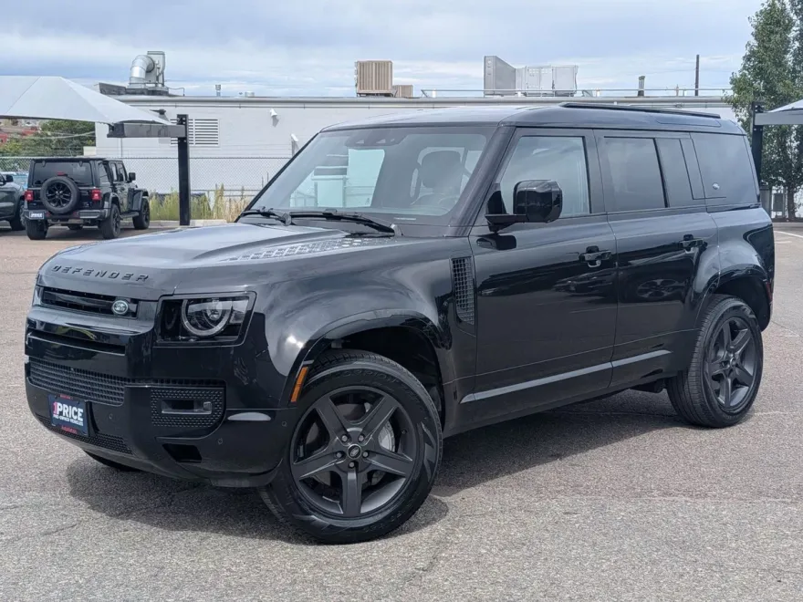 2024 Land Rover Defender X-Dynamic SE photo 1