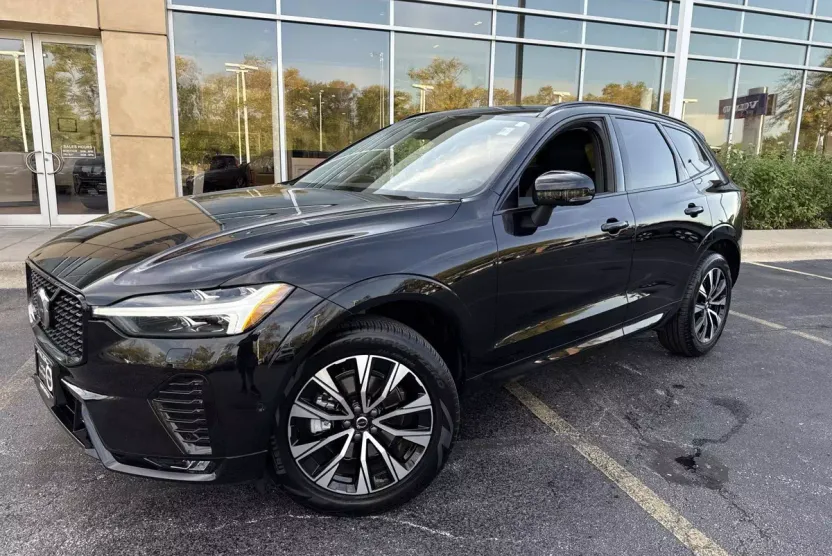 2025 Volvo XC60 B5 Plus photo 1