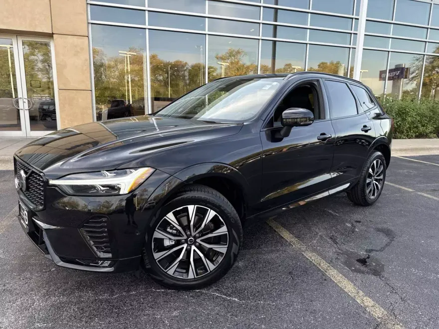 2025 Volvo XC60 B5 Plus photo 1