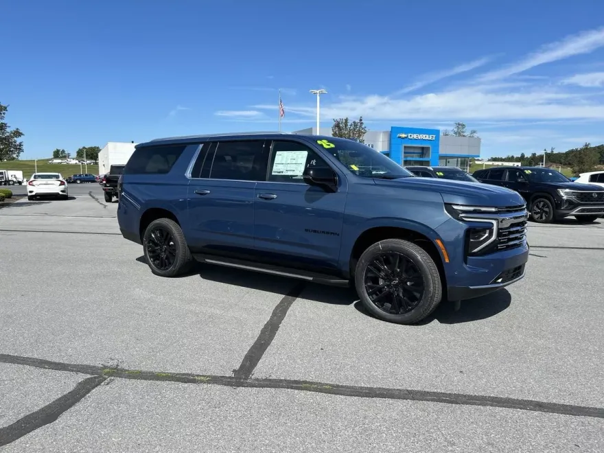 2025 Chevrolet Suburban Premier photo 1