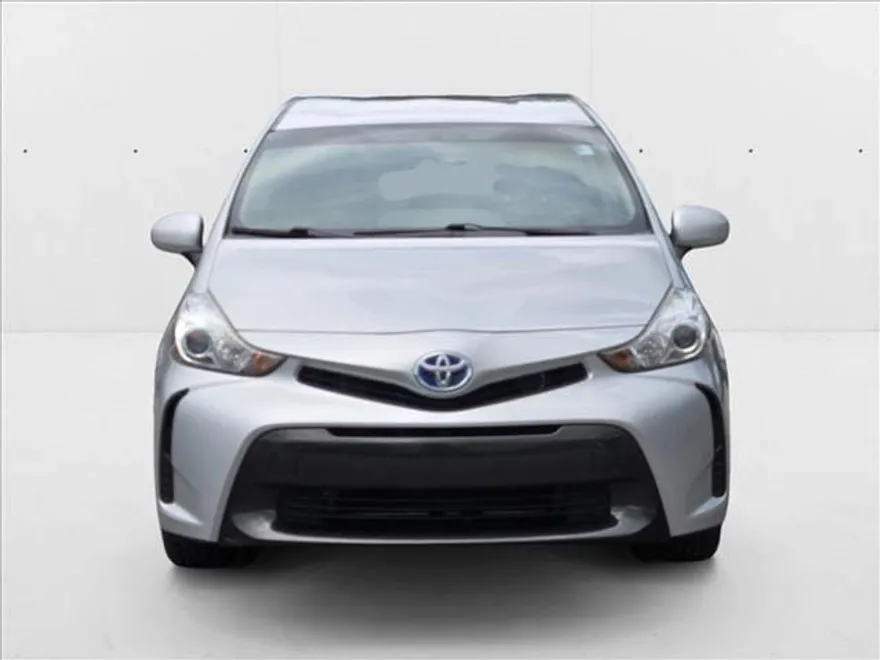2017 Toyota Prius V Two photo 1