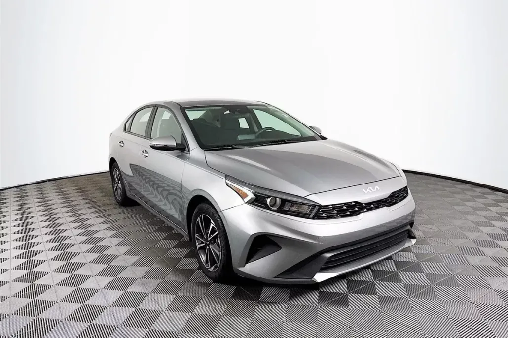 2024 Kia Forte LXS photo 1