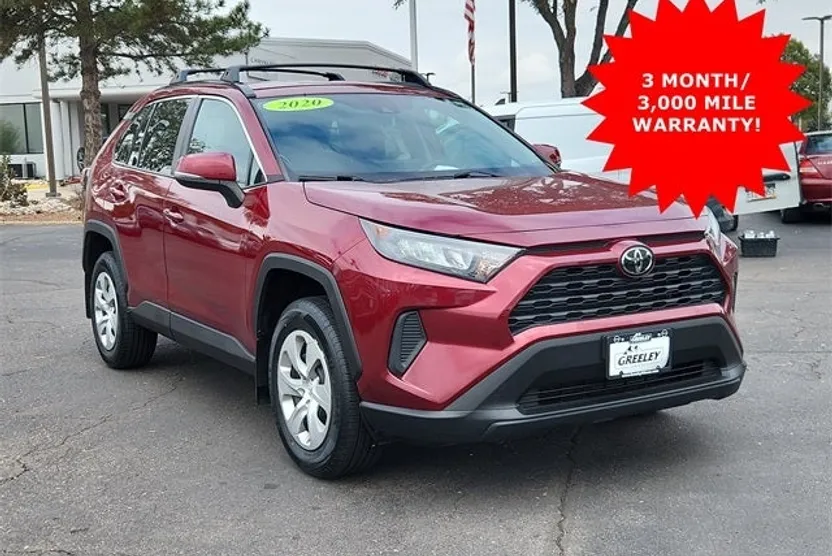 2020 Toyota RAV4 LE photo 1