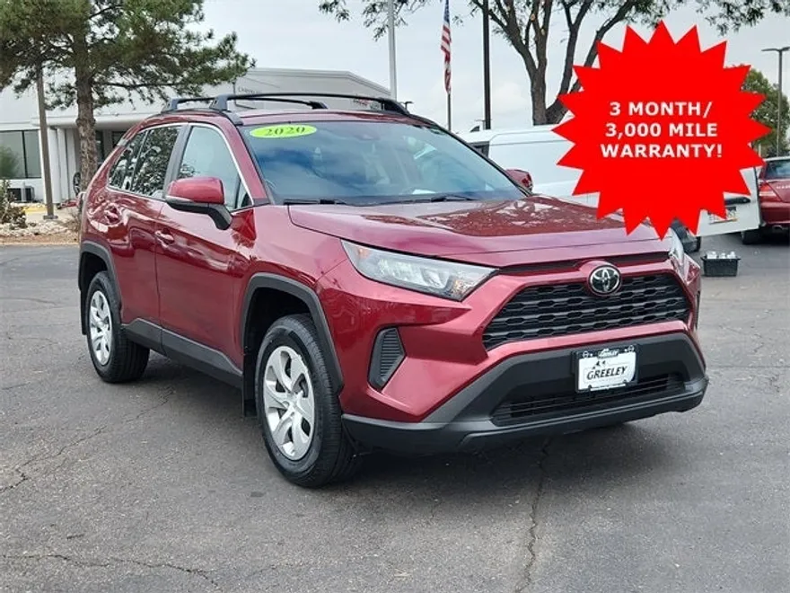 2020 Toyota RAV4 LE photo 1