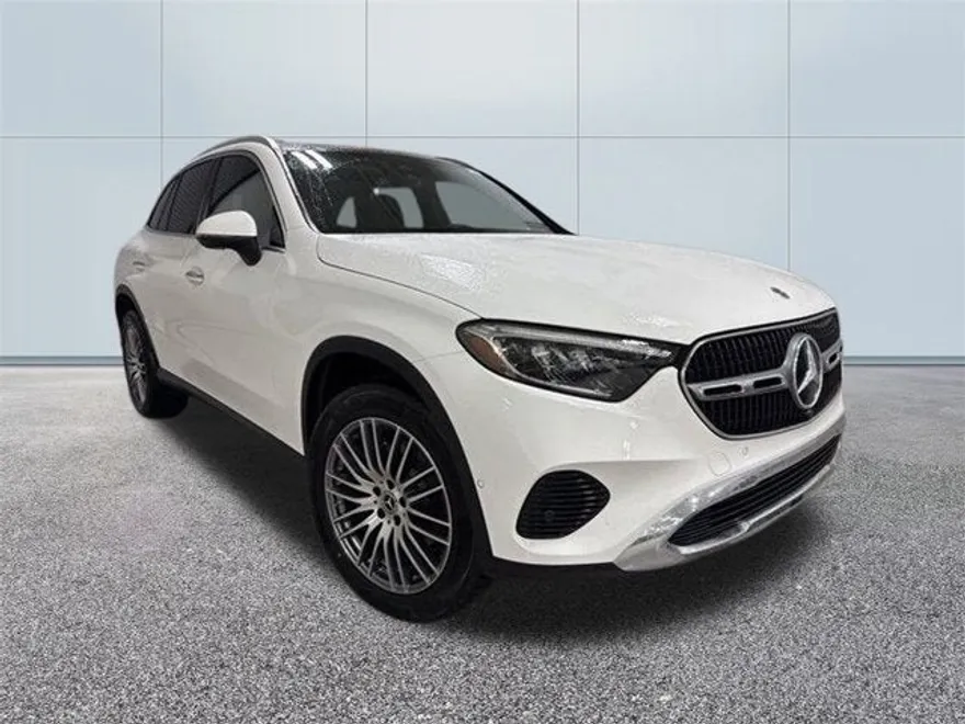 2025 Mercedes Benz GLC 300 4MATIC photo 1