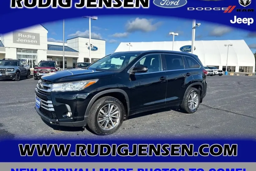 2017 Toyota Highlander SE XLE photo 1