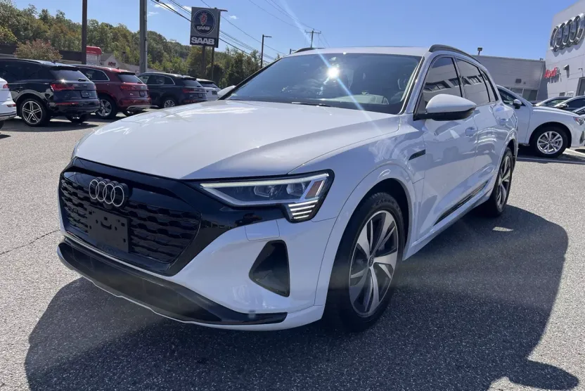 2024 Audi Q8 E-tron Premium photo 1