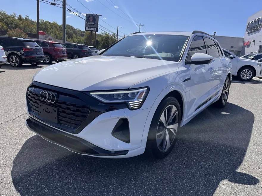 2024 Audi Q8 E-tron Premium photo 1