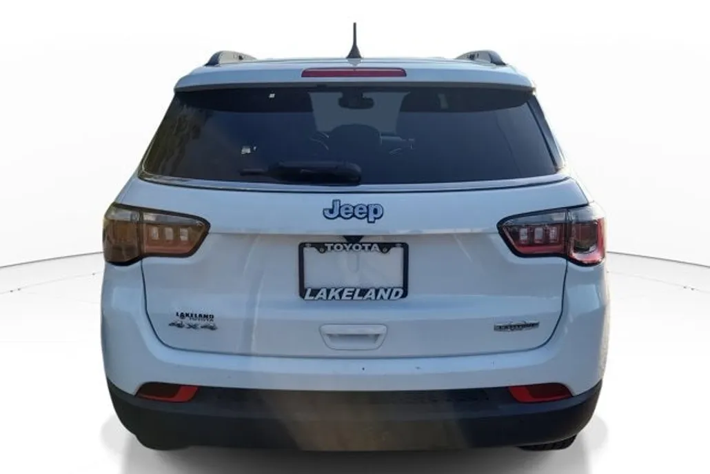 2023 Jeep Compass Latitude photo 1