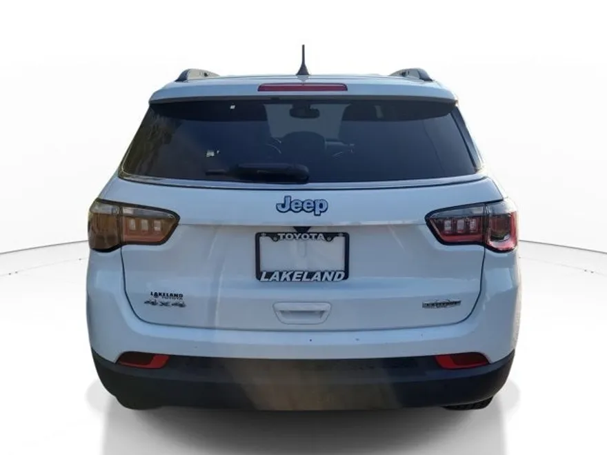 2023 Jeep Compass Latitude photo 1