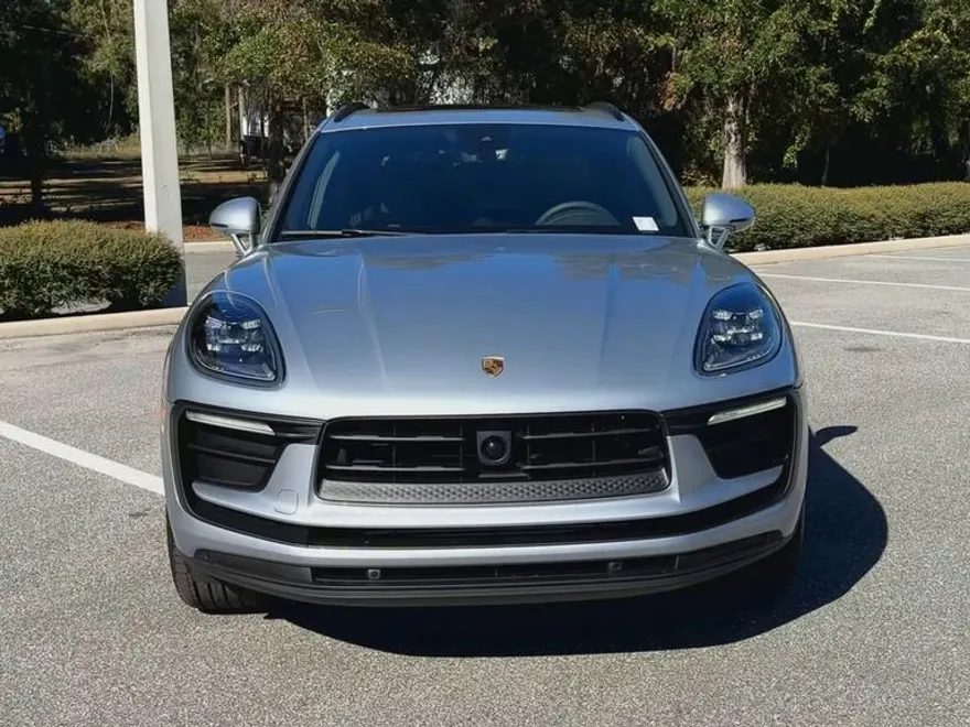 2025 Porsche Macan Base photo 1
