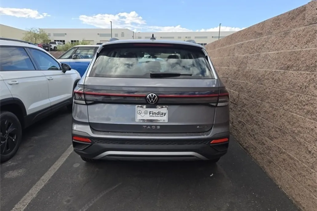 2025 Volkswagen Taos S photo 1