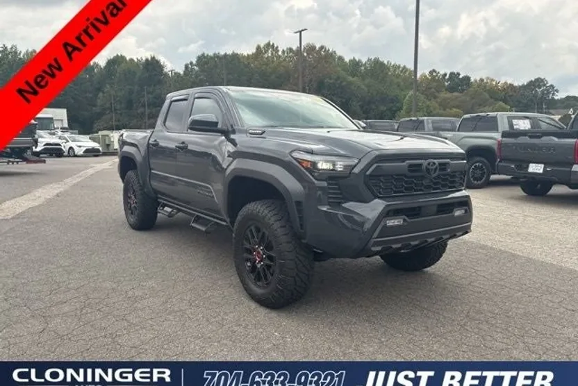 2024 Toyota Tacoma TRD Off-Road photo 1