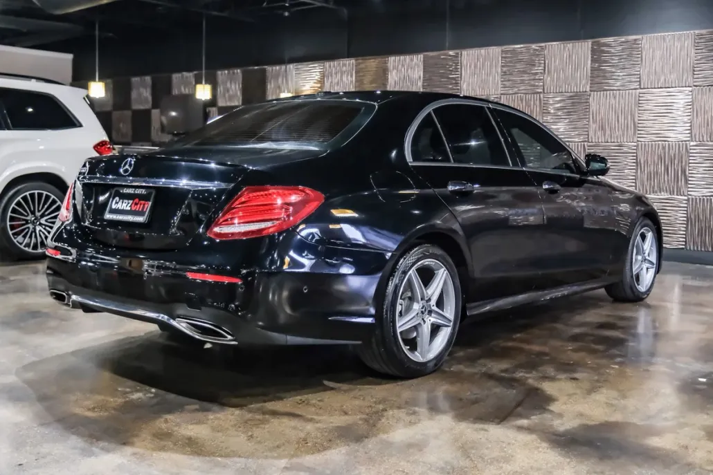 2019 Mercedes Benz E 300 Sedan photo 1
