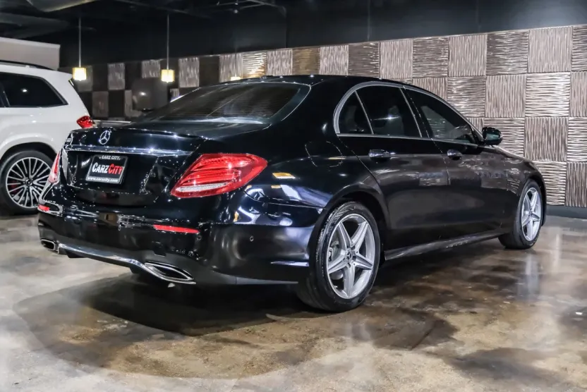 2019 Mercedes Benz E 300 Sedan photo 1