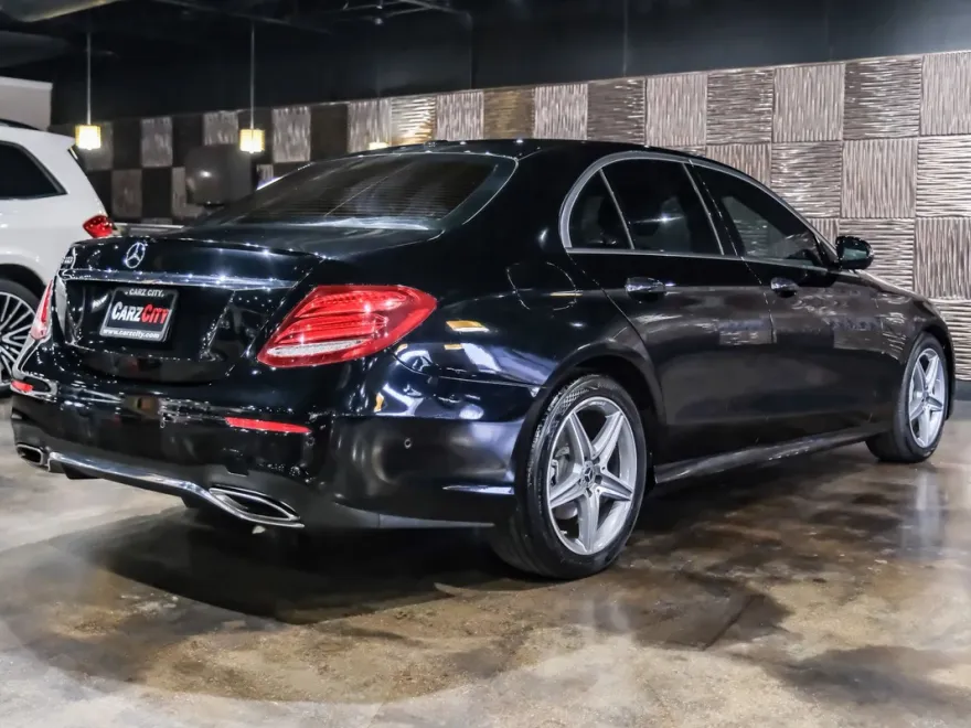 2019 Mercedes Benz E 300 Sedan photo 1