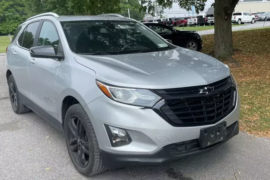 2021 Chevrolet Equinox LT photo 1