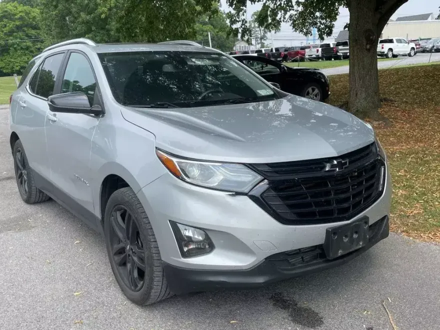 2021 Chevrolet Equinox LT photo 1