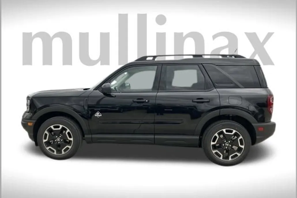 2024 Ford Bronco Sport Outer Banks photo 1