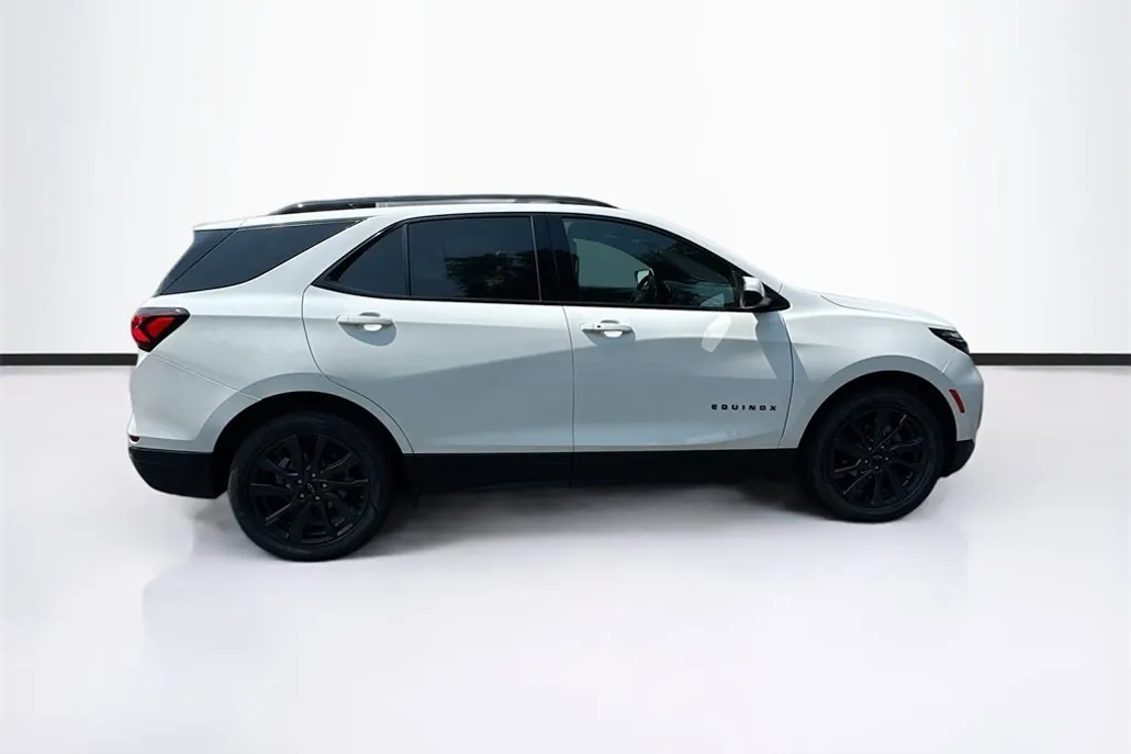 2023 Chevrolet Equinox RS photo 1