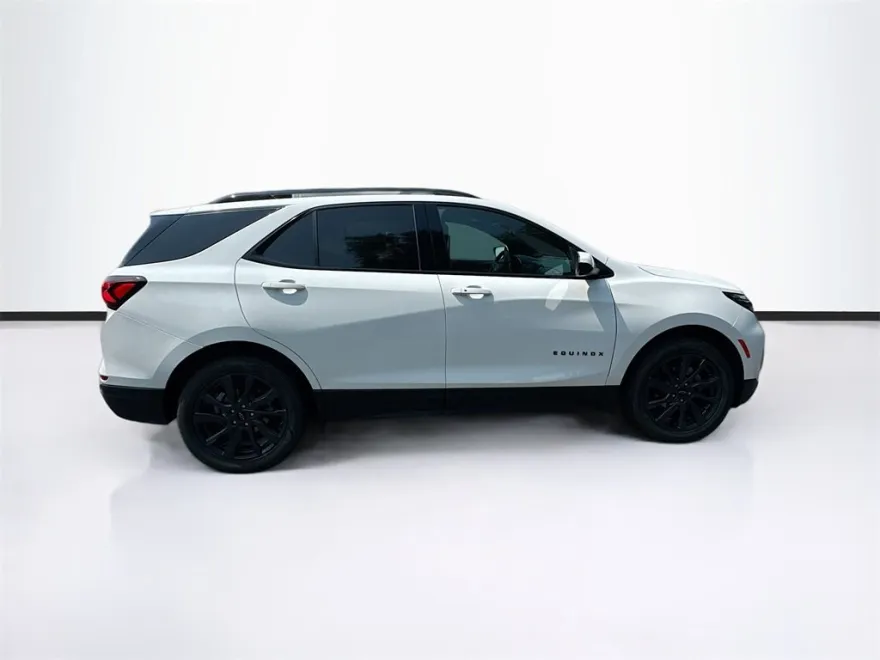 2023 Chevrolet Equinox RS photo 1