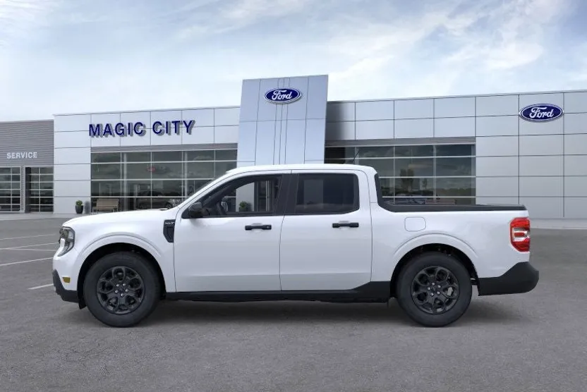 2025 Ford Maverick XLT photo 1