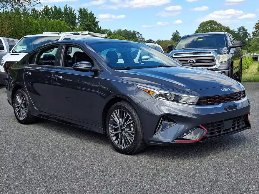 2024 Kia Forte GT-Line photo 1