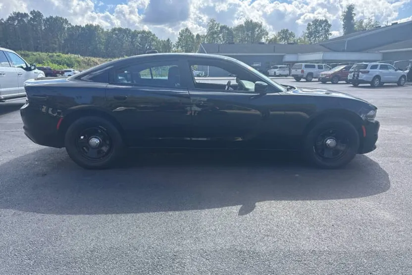 2016 Dodge Charger photo 1
