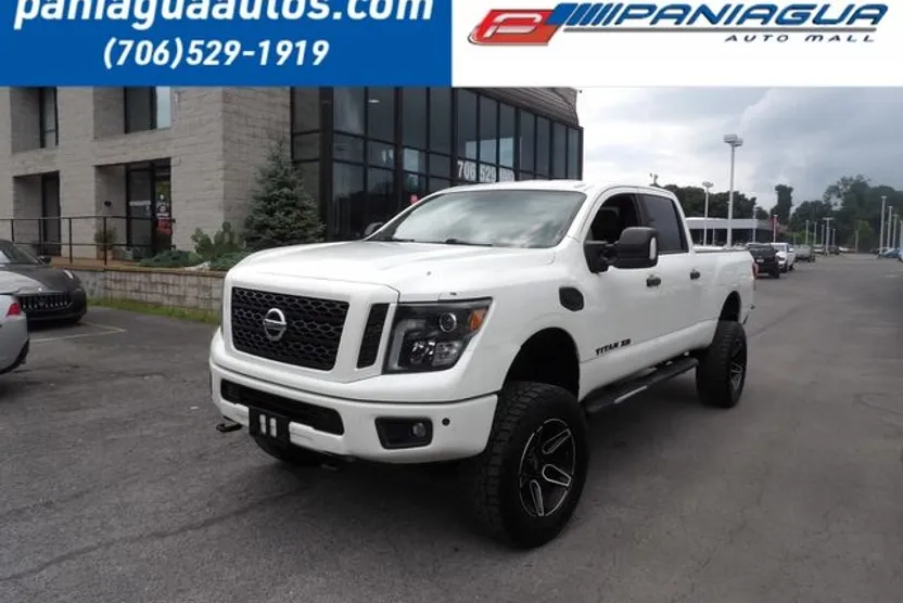 2018 Nissan Titan SL photo 1