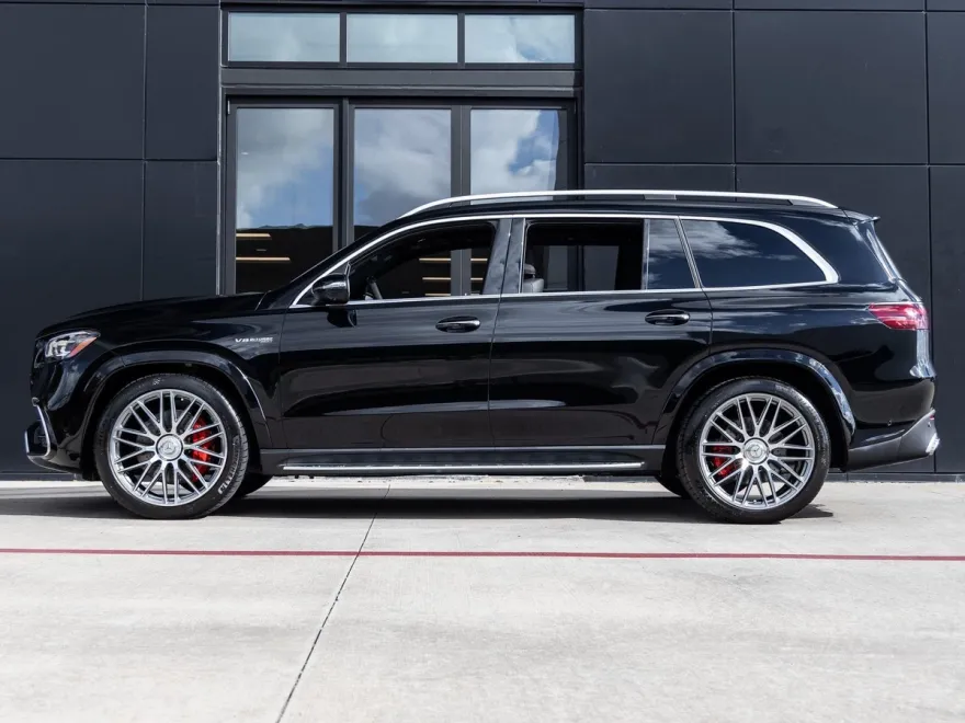 2025 Mercedes Benz GLS AMG 63 photo 1