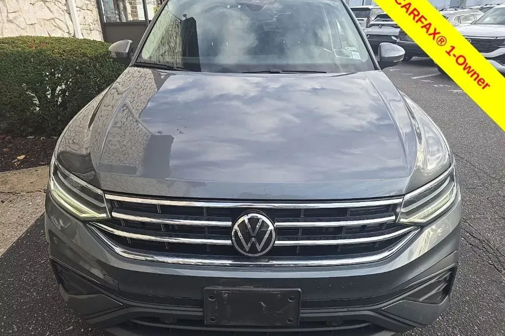 2022 Volkswagen Tiguan SE photo 1