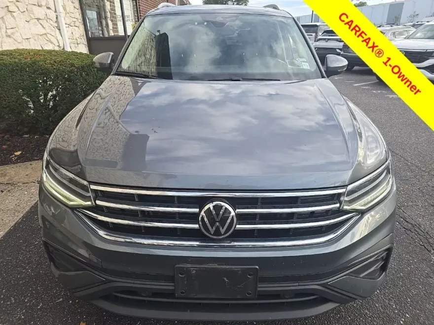 2022 Volkswagen Tiguan SE photo 1