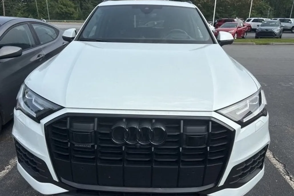 2022 Audi Q7 55 Prestige photo 1