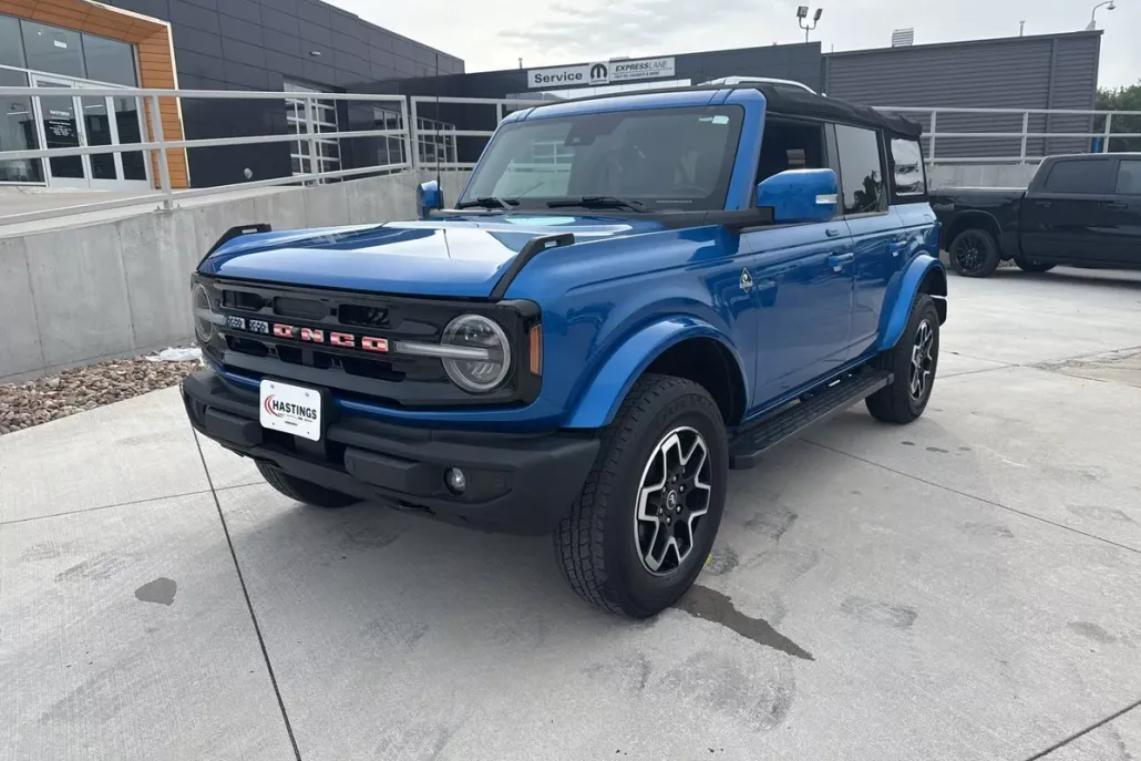 2022 Ford Bronco Outer Banks photo 1