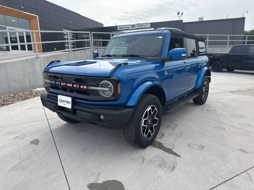 2022 Ford Bronco Outer Banks photo 1