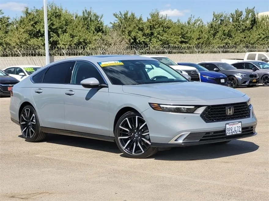 2024 Honda Accord Hybrid Touring photo 1