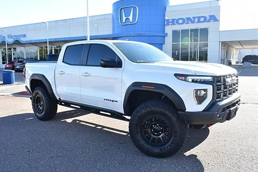2024 Gmc Canyon AT4X photo 1