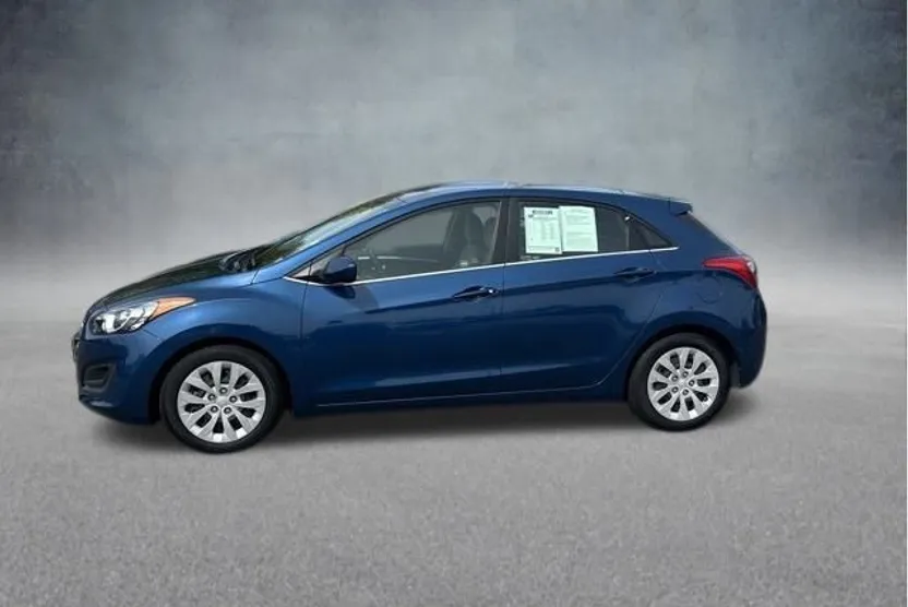 2016 Hyundai Elantra GT Base photo 1