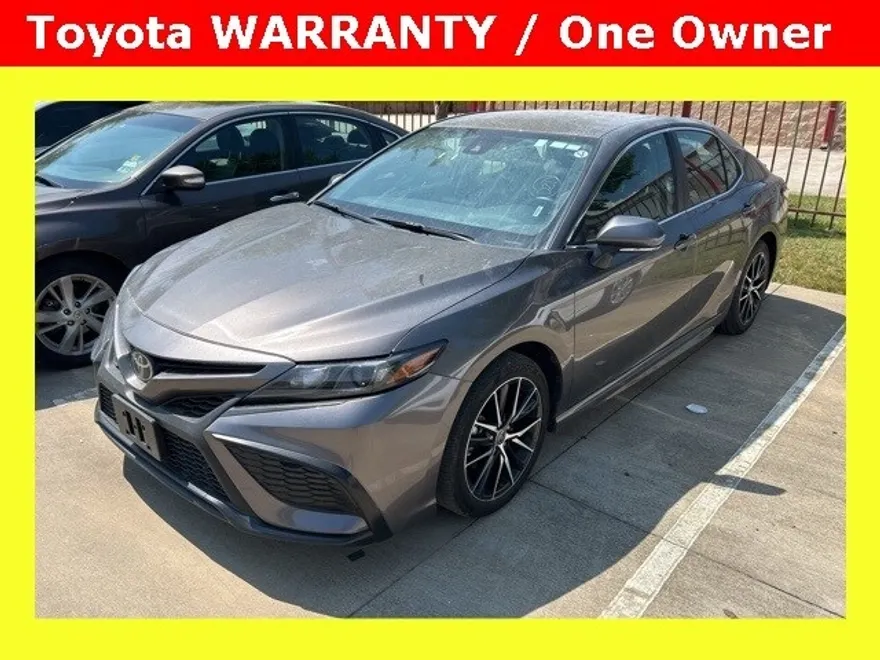 2024 Toyota Camry SE photo 1