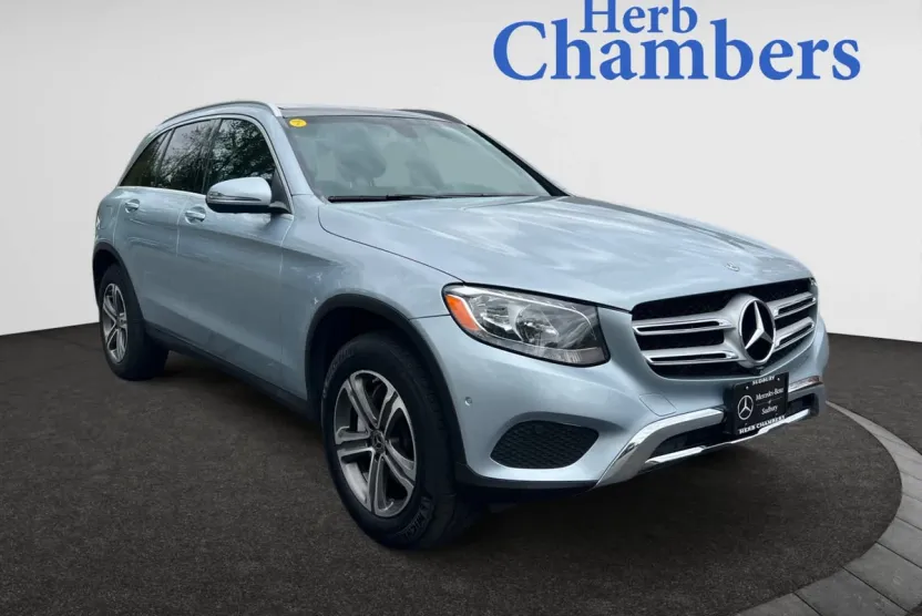 2018 Mercedes Benz GLC 300 4MATIC photo 1