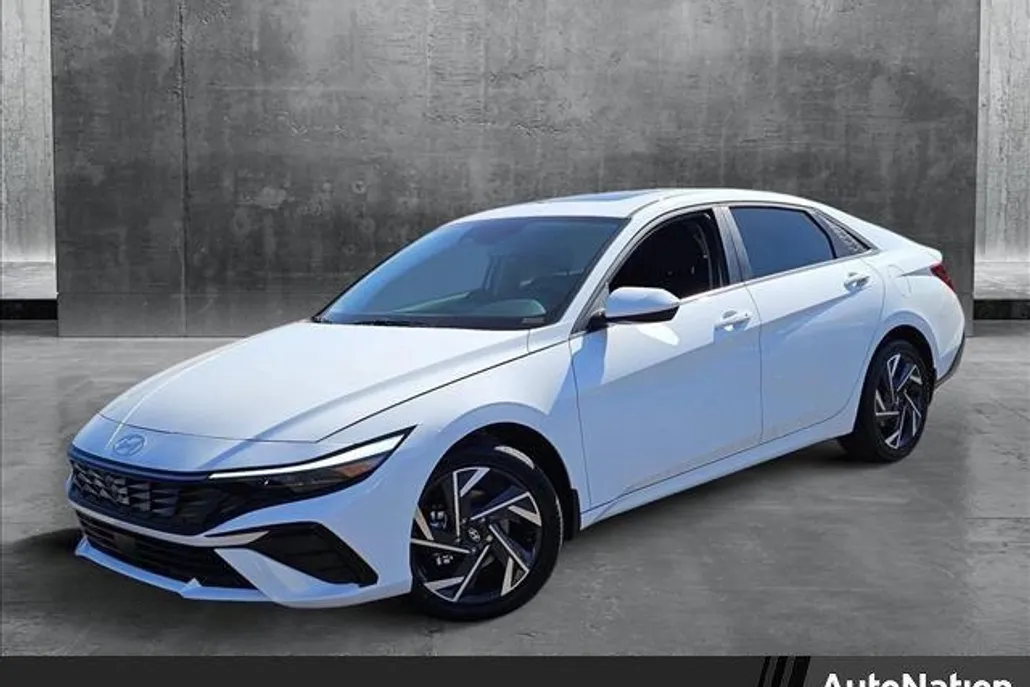 2025 Hyundai Elantra SEL Convenience photo 1