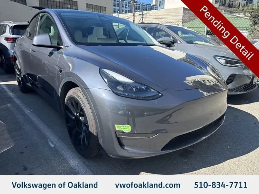 2023 Tesla Model Y Long Range photo 1