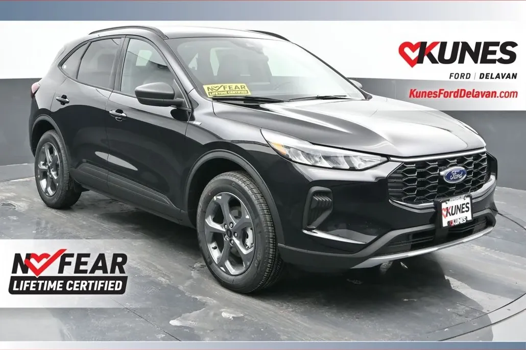 2025 Ford Escape ST-Line photo 1