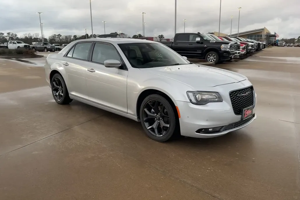 2023 Chrysler 300 S photo 1