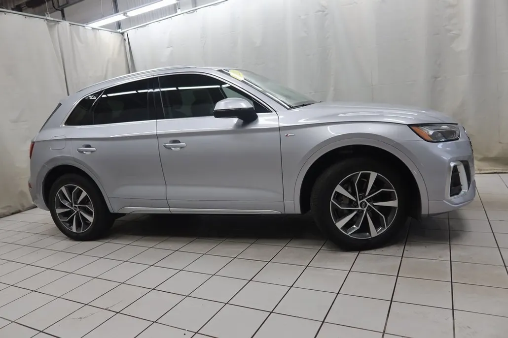 2022 Audi Q5 S line Premium photo 1