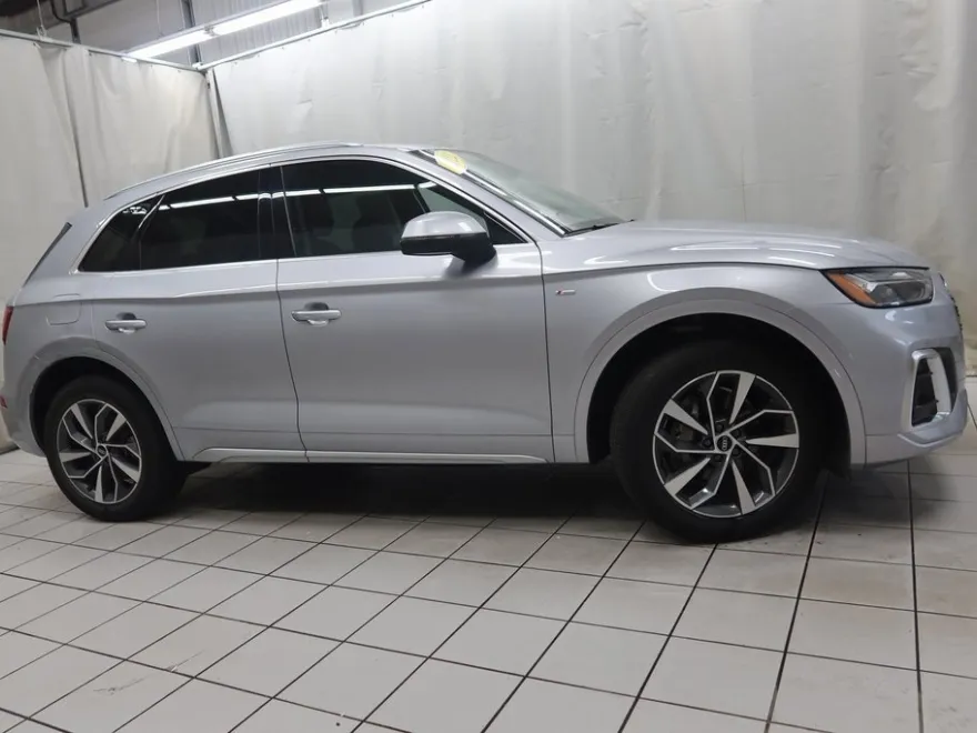 2022 Audi Q5 S line Premium photo 1