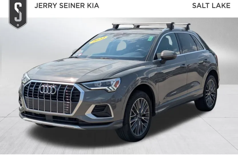 2022 Audi Q3 Premium Plus photo 1