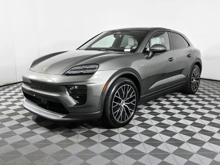 2025 Porsche Macan Electric 4 photo 1