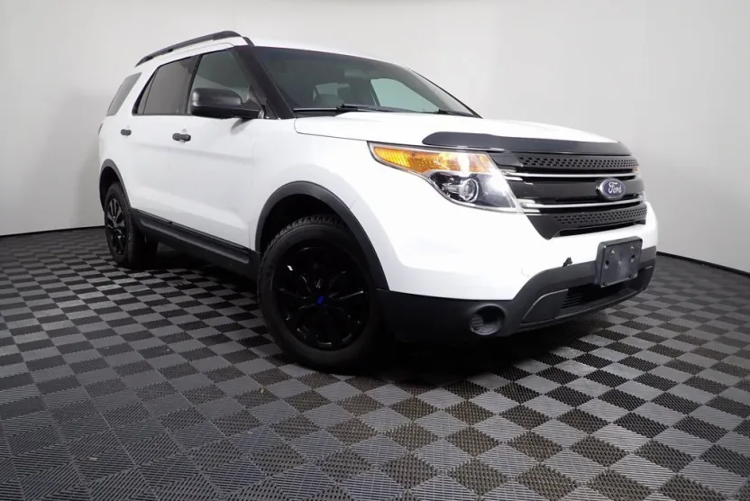 2013 Ford Explorer Base photo 1